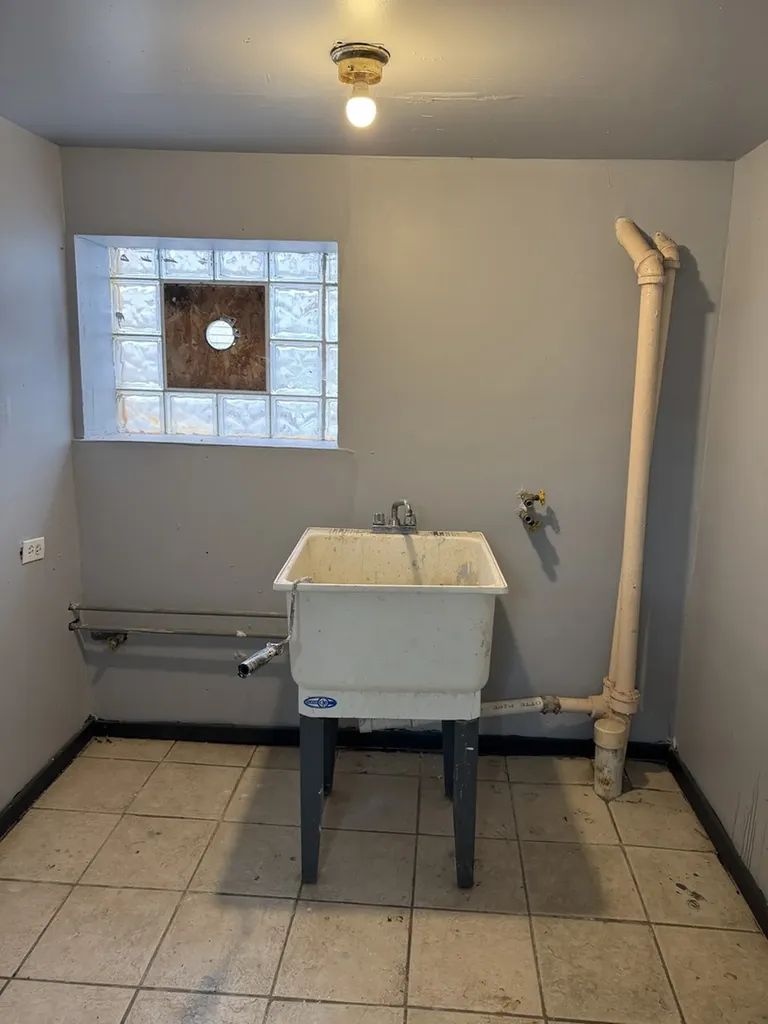 109 West 110th Place Chicago IL 60628