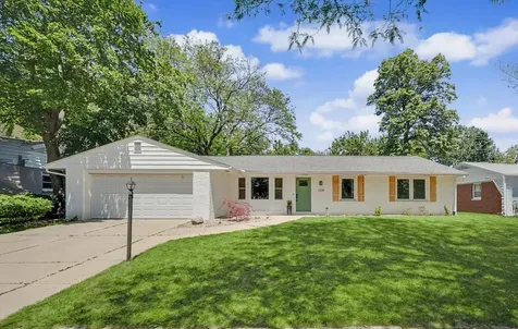 1008 Devonshire Drive Champaign IL 61821