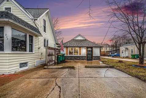 215 West Main Street Kirkland IL 60146
