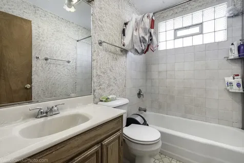 16423 Craig Drive Oak Forest IL 60452