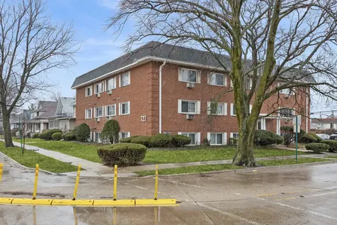 727 South Maple Avenue Oak Park IL 60304
