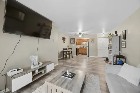 727 South Maple Avenue Oak Park IL 60304