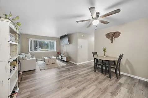 727 South Maple Avenue Oak Park IL 60304