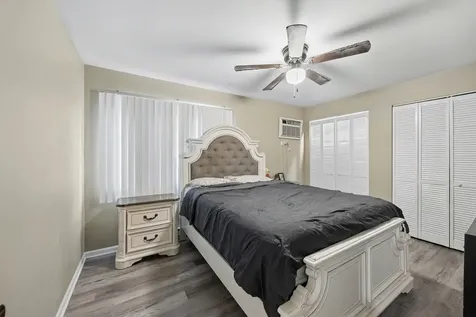 727 South Maple Avenue Oak Park IL 60304