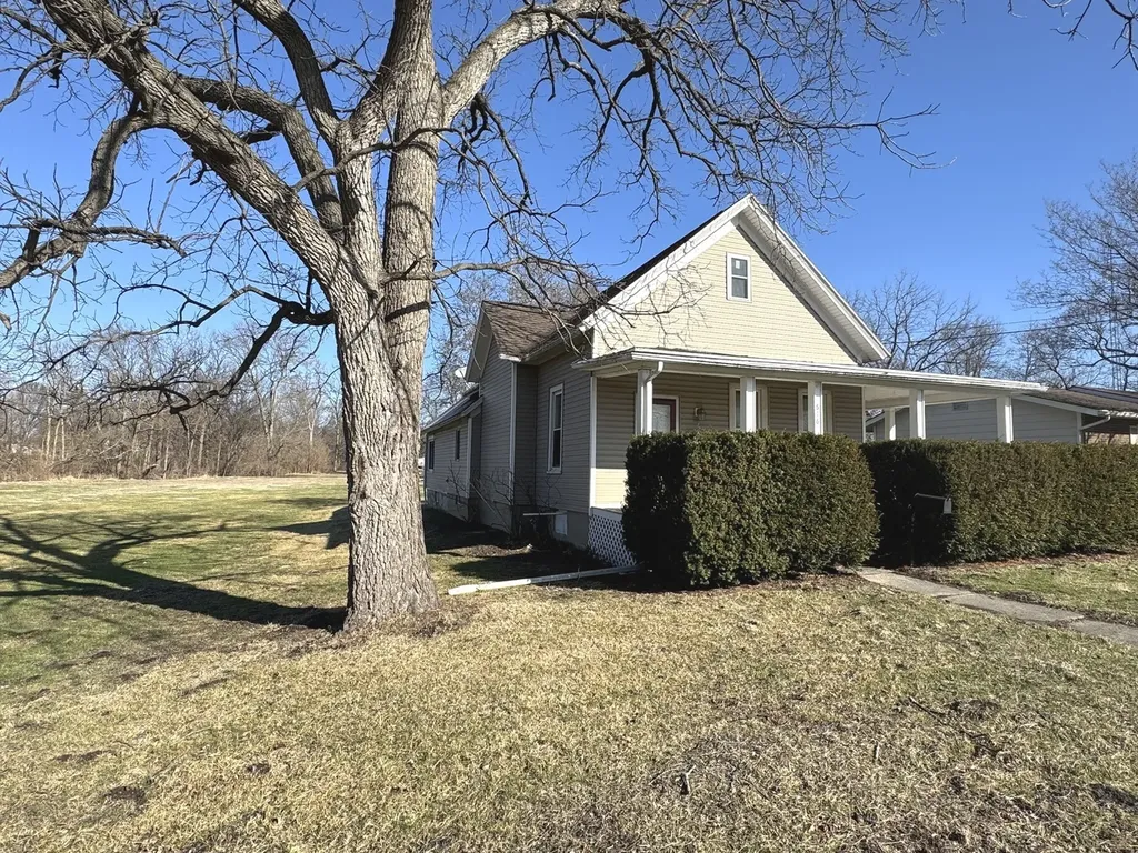 616 East Main Street Amboy IL 61310