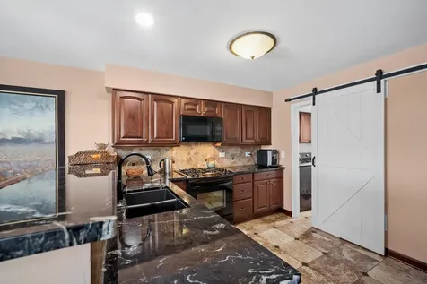 221 Ainsley Drive West Chicago IL 60185