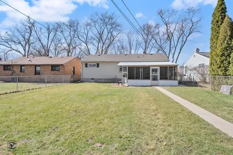 1562 South 5th Avenue Kankakee IL 60901