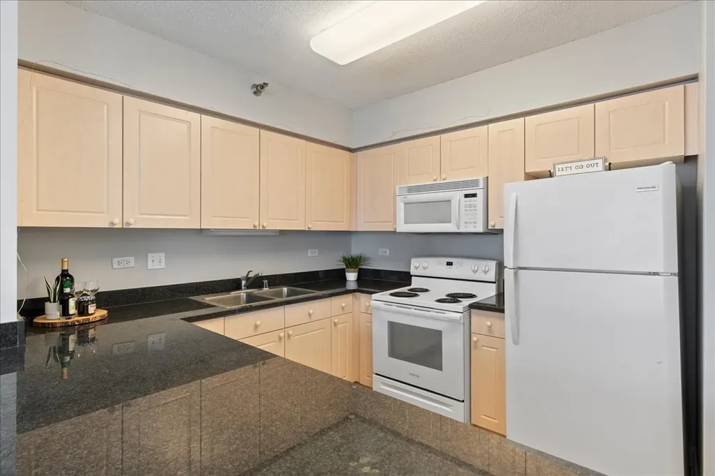 512 North Mcclurg Court Chicago IL 60611