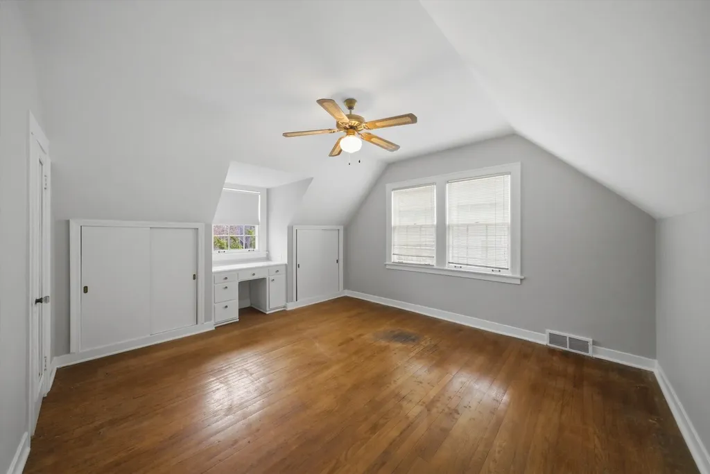 12202 Irving Avenue Blue Island IL 60406