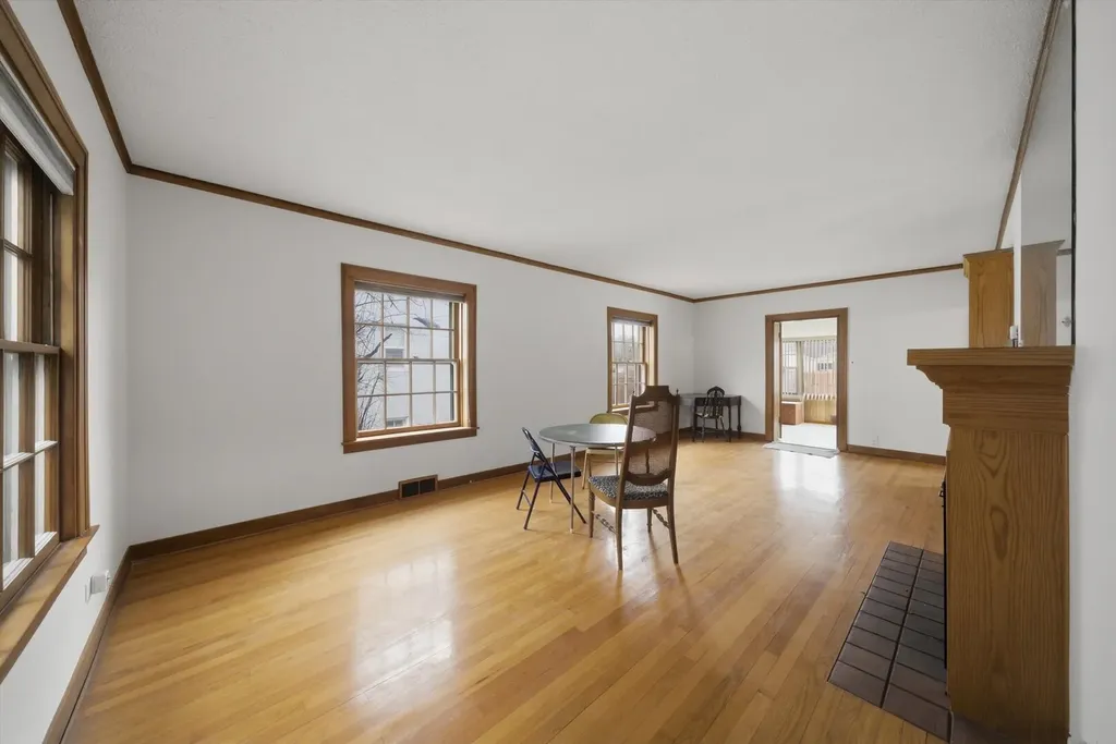 12202 Irving Avenue Blue Island IL 60406