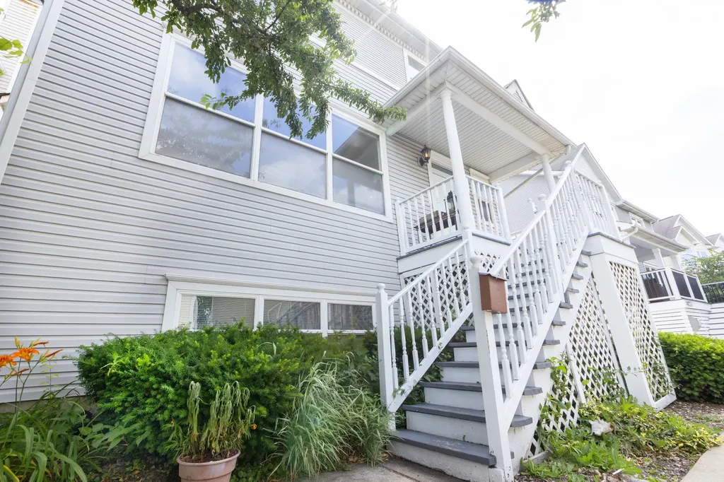 4257 North Kolmar Avenue Chicago IL 60641