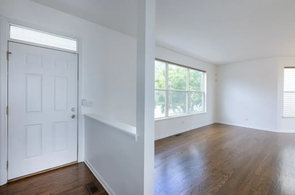 4257 North Kolmar Avenue Chicago IL 60641