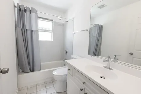 4257 North Kolmar Avenue Chicago IL 60641