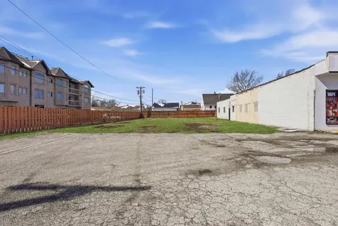 8404 South Roberts Road Justice IL 60458