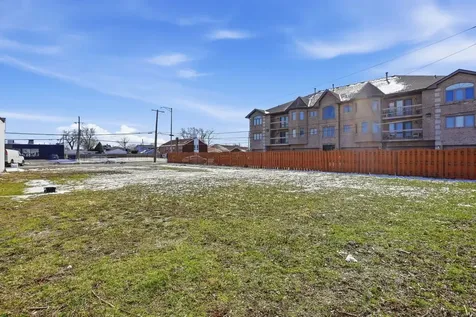 8404 South Roberts Road Justice IL 60458