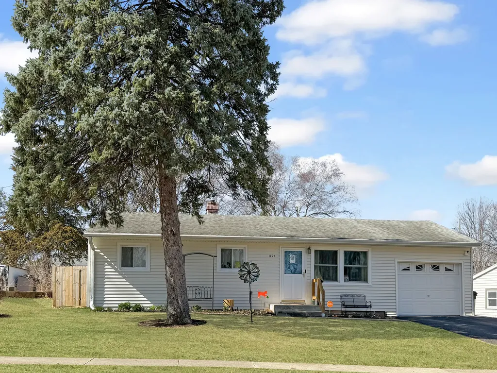1427 Mark Drive Freeport IL 61032