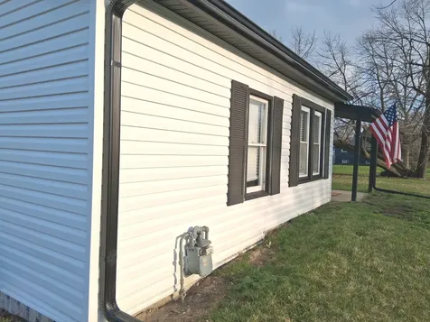 2241 Wallace Avenue North Chicago IL 60064