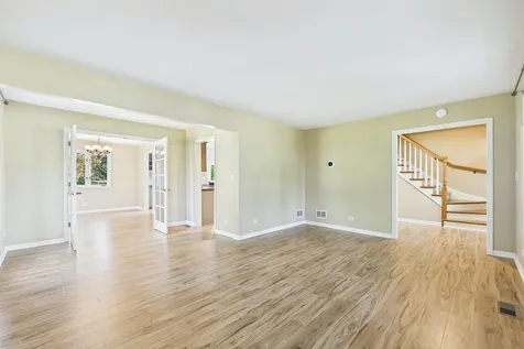 209 Mooregate Trail Hawthorn Woods IL 60047