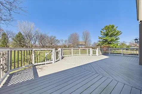 209 Mooregate Trail Hawthorn Woods IL 60047