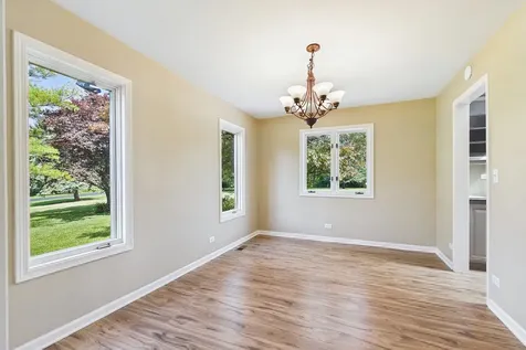 209 Mooregate Trail Hawthorn Woods IL 60047