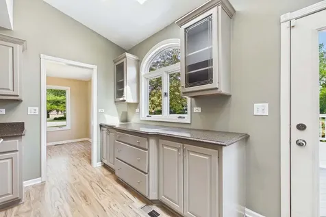 209 Mooregate Trail Hawthorn Woods IL 60047