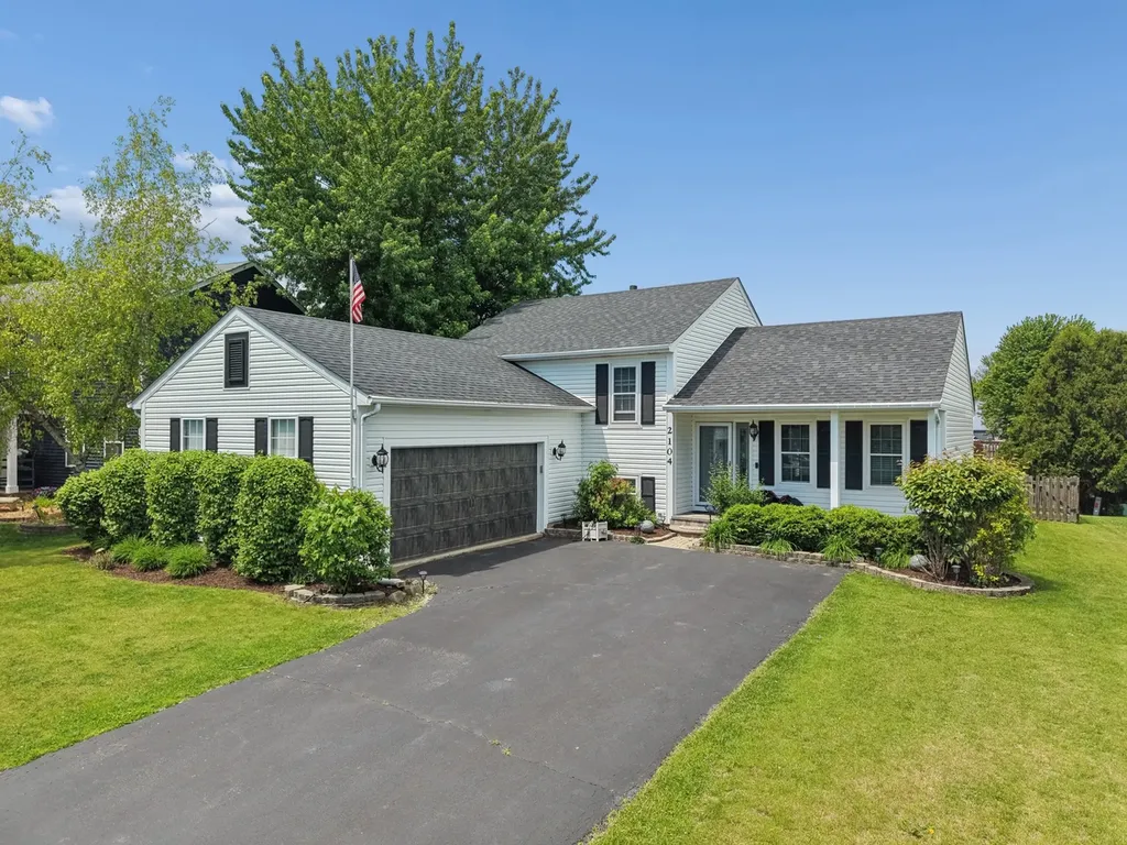 2104 Oakleaf Lane Lake Villa IL 60046