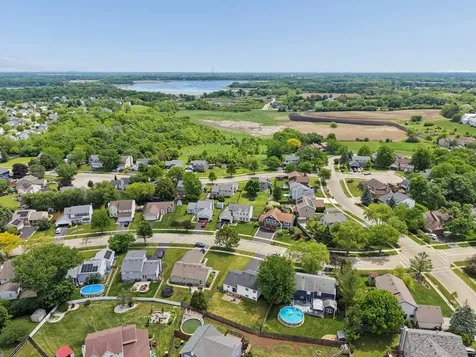 2104 Oakleaf Lane Lake Villa IL 60046