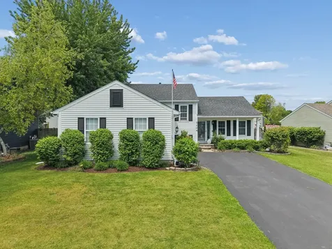 2104 Oakleaf Lane Lake Villa IL 60046