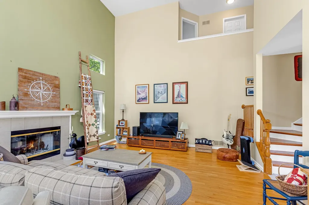 4 Sherwood Court Lake In The Hills IL 60156