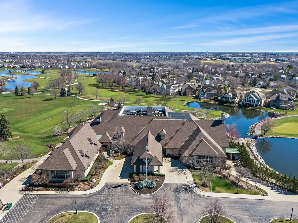 4 Sherwood Court Lake In The Hills IL 60156