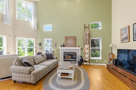 4 Sherwood Court Lake In The Hills IL 60156