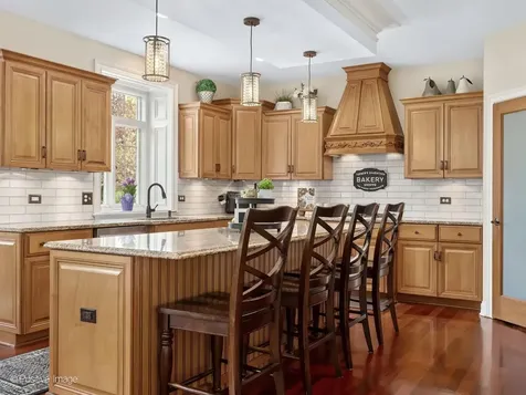 37W220 Mission Hills Drive St. Charles IL 60175
