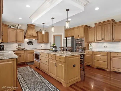 37W220 Mission Hills Drive St. Charles IL 60175