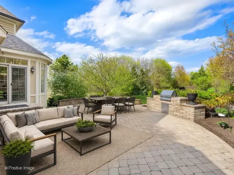 37W220 Mission Hills Drive St. Charles IL 60175