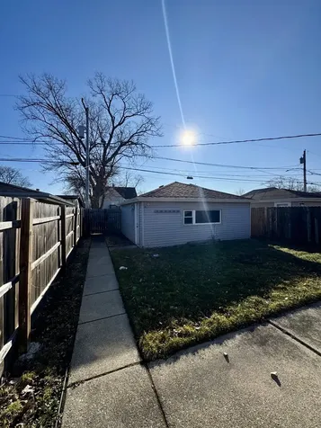 7609 Lockwood Avenue Burbank IL 60459