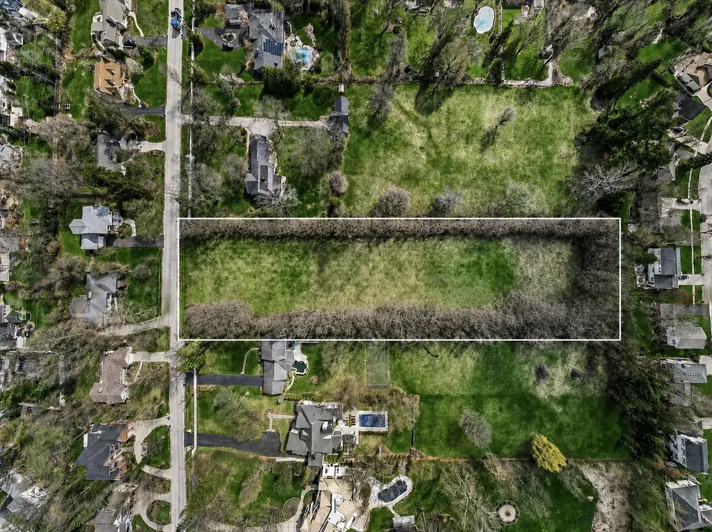 110 East Farnham Lane Wheaton IL 60189