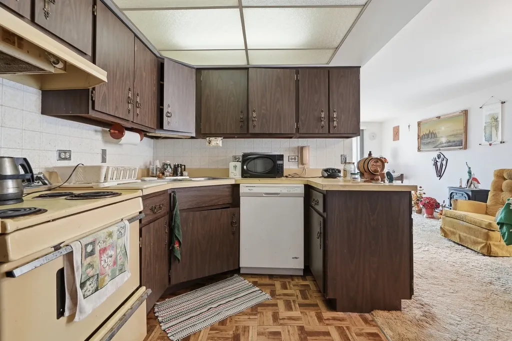 6728 West 64th Place Chicago IL 60638