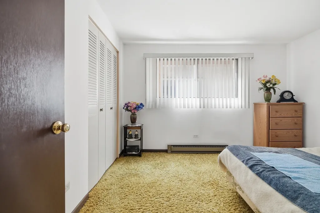 6728 West 64th Place Chicago IL 60638