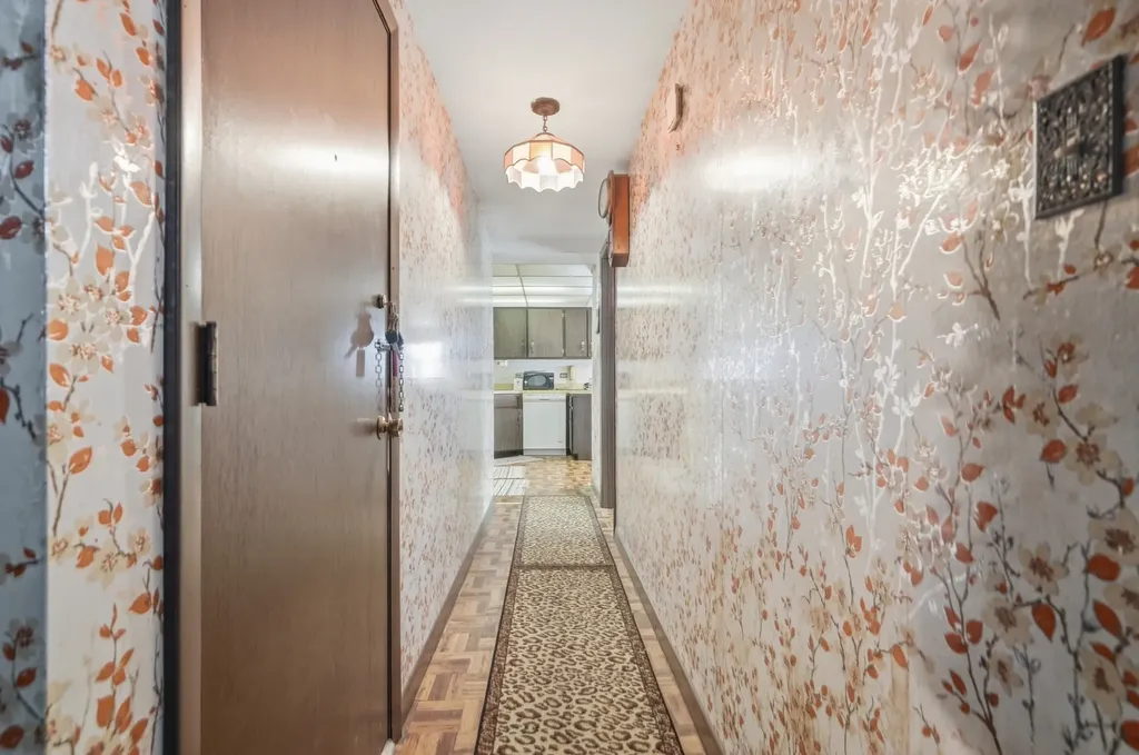 6728 West 64th Place Chicago IL 60638