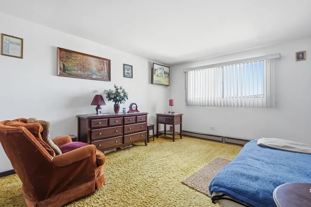 6728 West 64th Place Chicago IL 60638