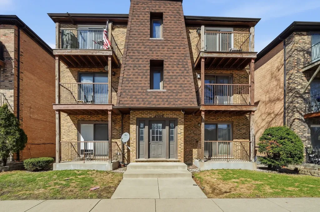 6728 West 64th Place Chicago IL 60638