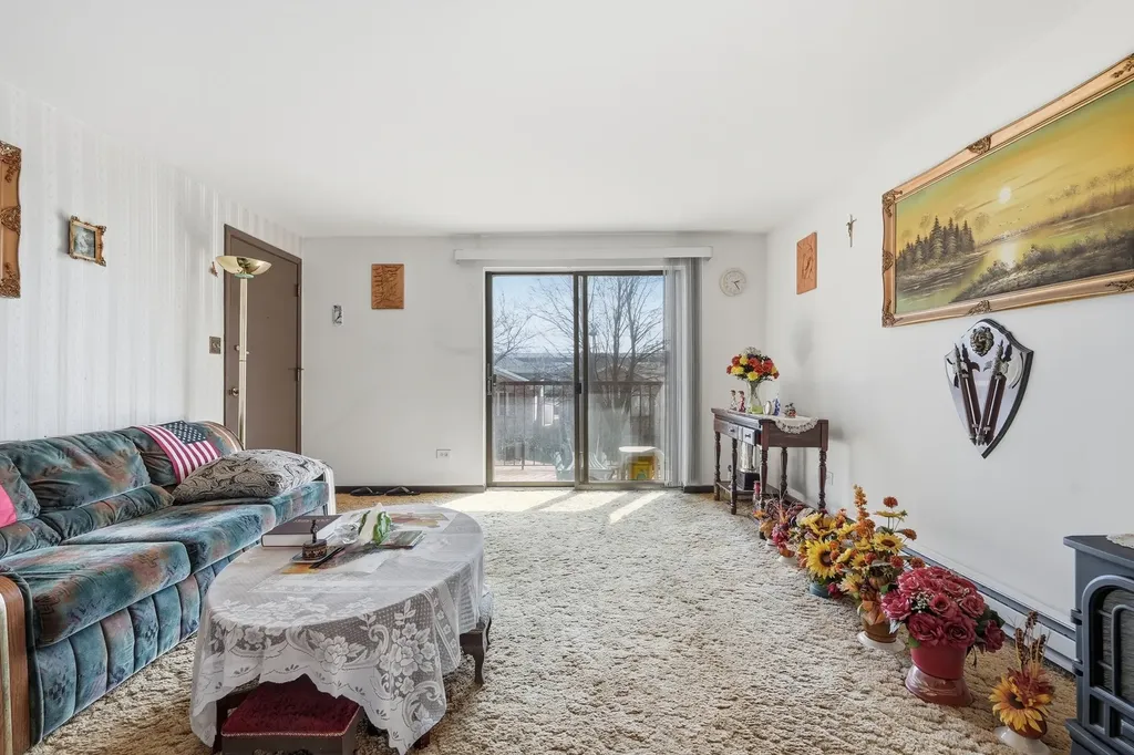 6728 West 64th Place Chicago IL 60638