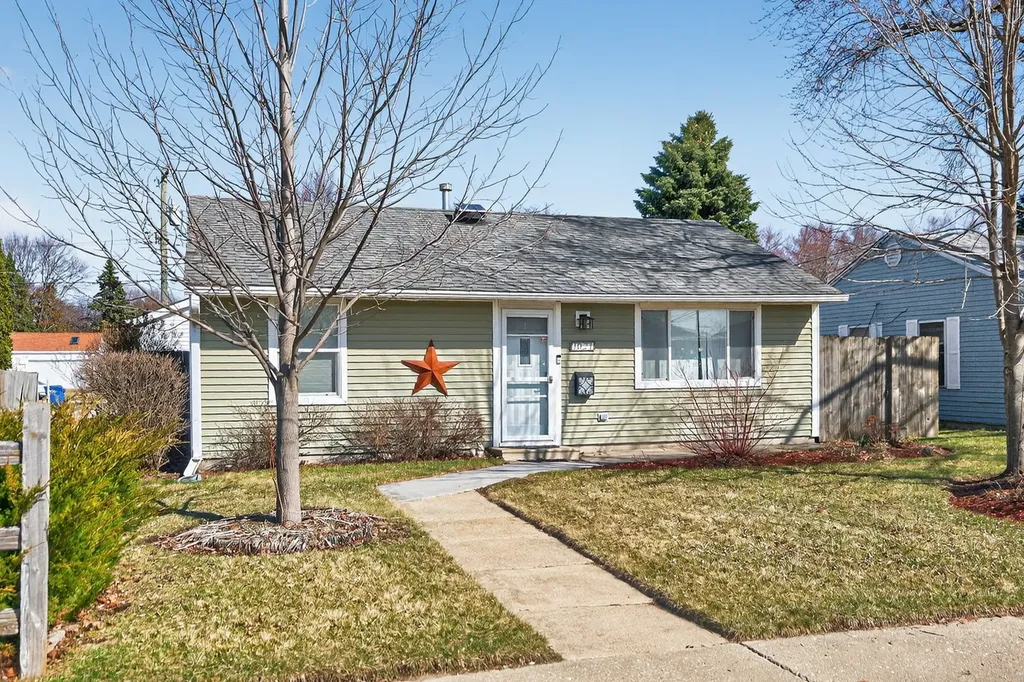 1021 East Taylor Street Dekalb IL 60115
