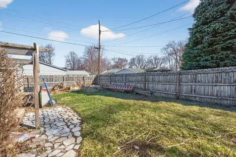 1021 East Taylor Street Dekalb IL 60115