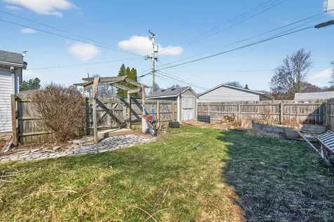 1021 East Taylor Street Dekalb IL 60115
