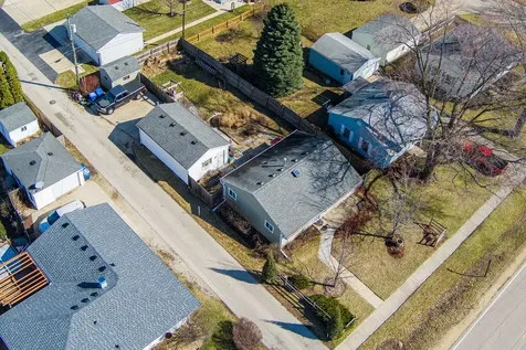 1021 East Taylor Street Dekalb IL 60115