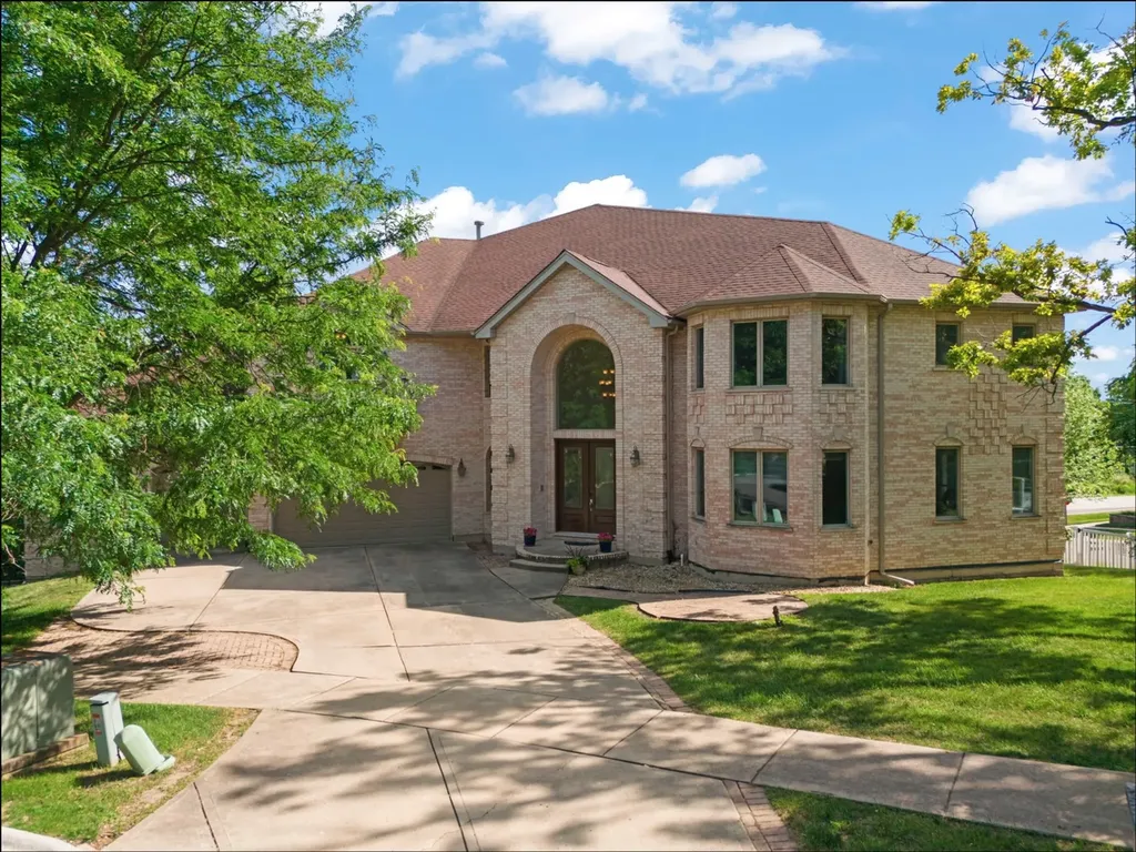 2308 Fleetwood Court Naperville IL 60565