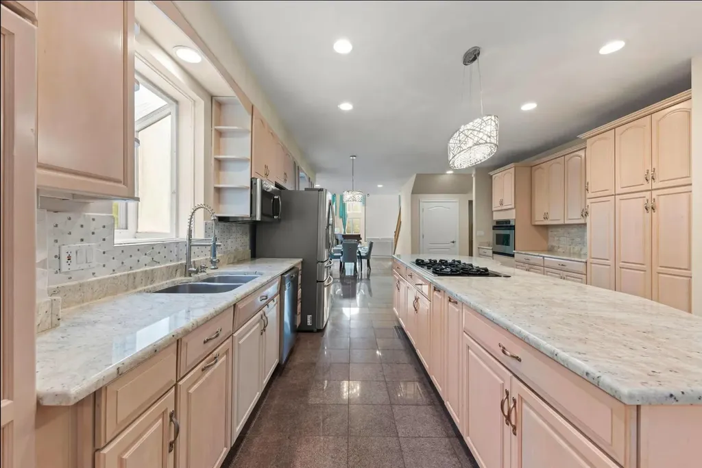 2308 Fleetwood Court Naperville IL 60565
