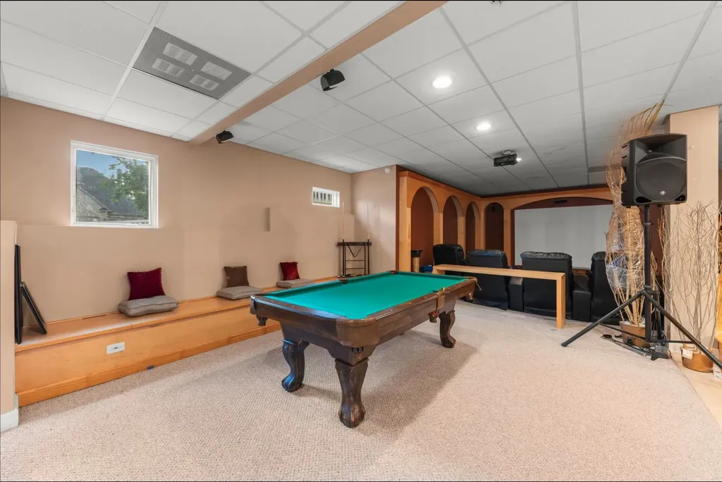 2308 Fleetwood Court Naperville IL 60565