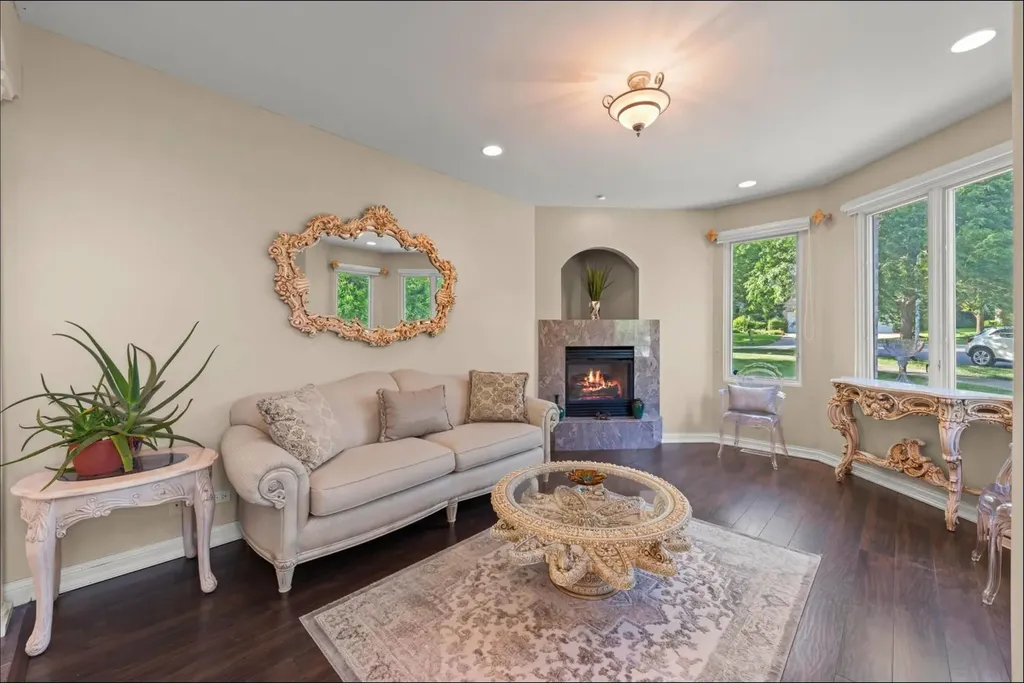 2308 Fleetwood Court Naperville IL 60565